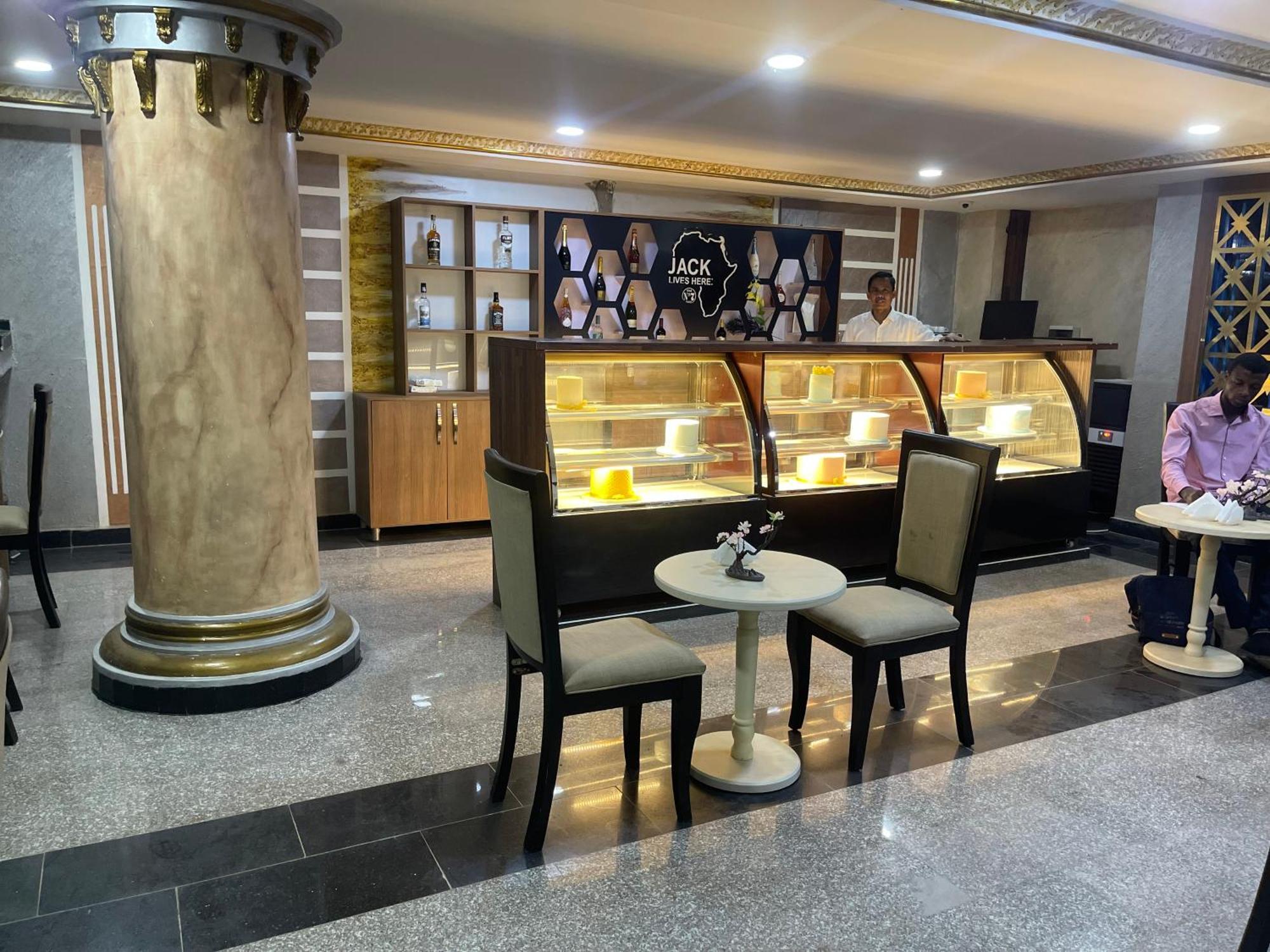Aa Hotel And Suites Abuja Exterior foto