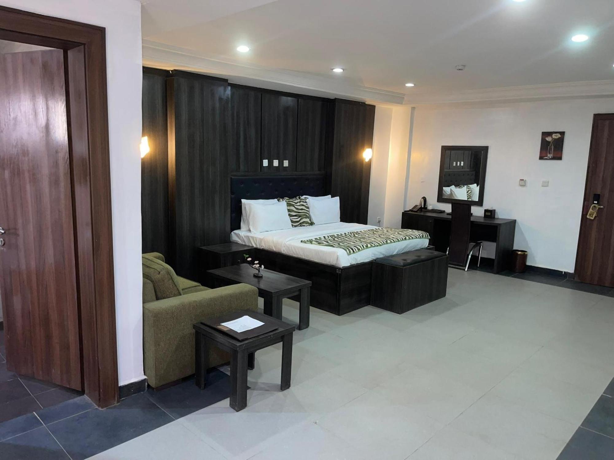 Aa Hotel And Suites Abuja Exterior foto